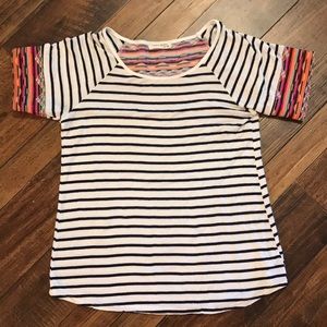 White and black size small tribal print top